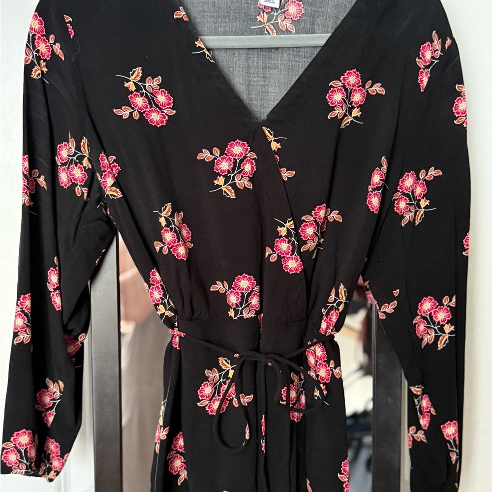 Old Navy Black and Pink Floral Wrap Top